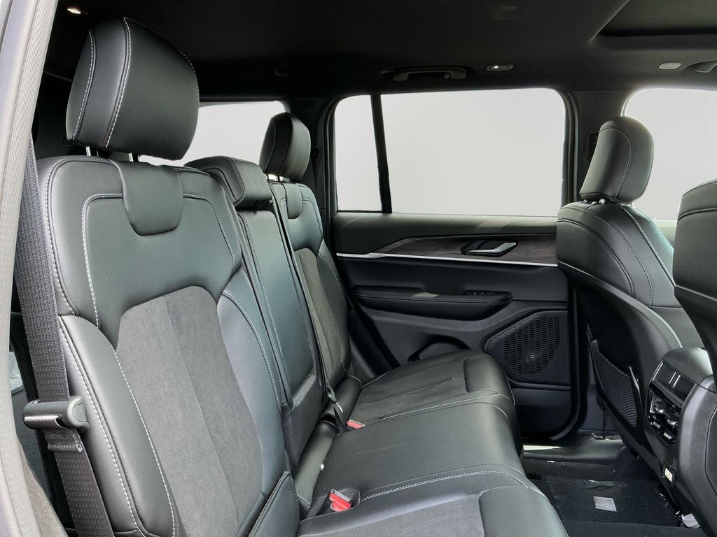 2026 Jeep Grand Cherokee Altitude