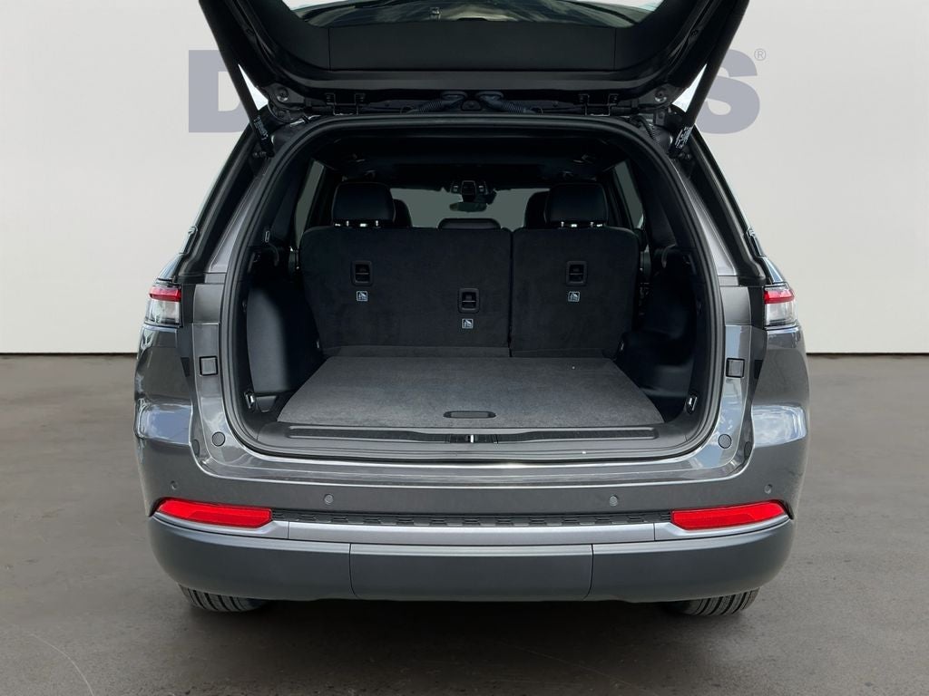 2026 Jeep Grand Cherokee Altitude