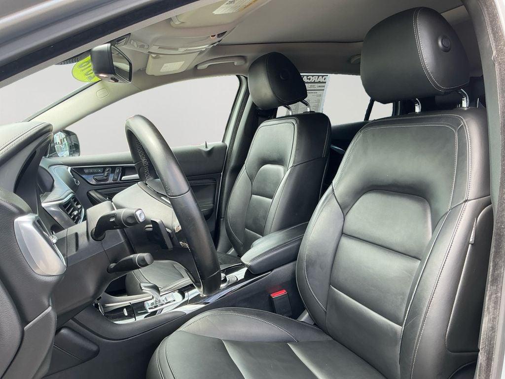 2018 INFINITI QX30 Premium