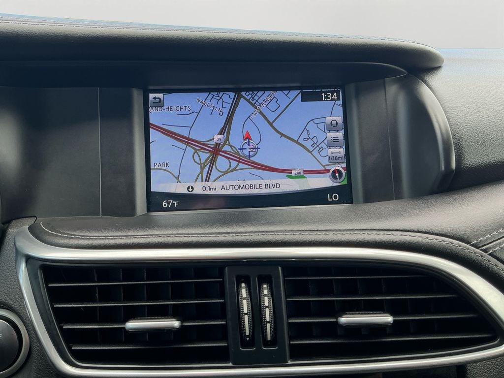 2018 INFINITI QX30 Premium