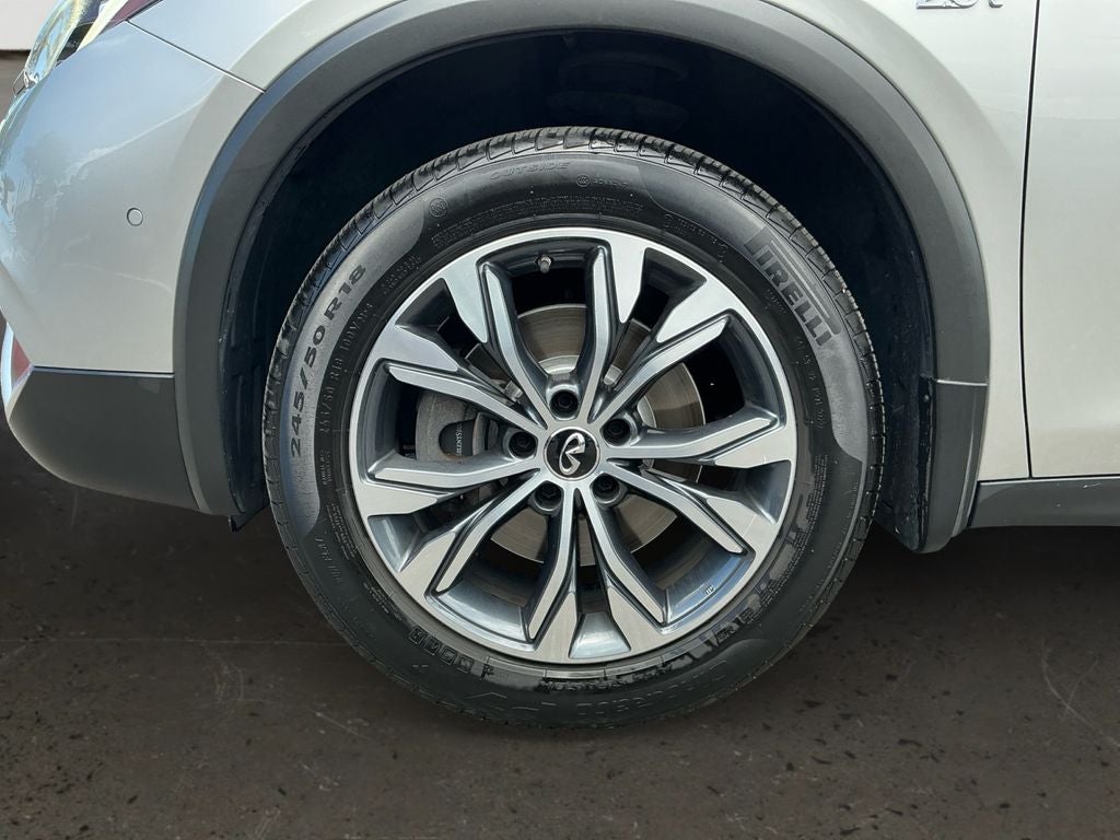 2018 INFINITI QX30 Premium