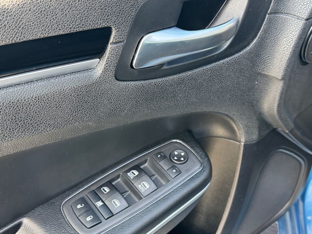 2023 Chrysler 300 Touring Safety Tec pkg