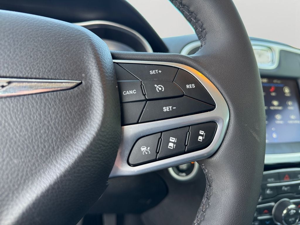 2023 Chrysler 300 Touring Safety Tec pkg