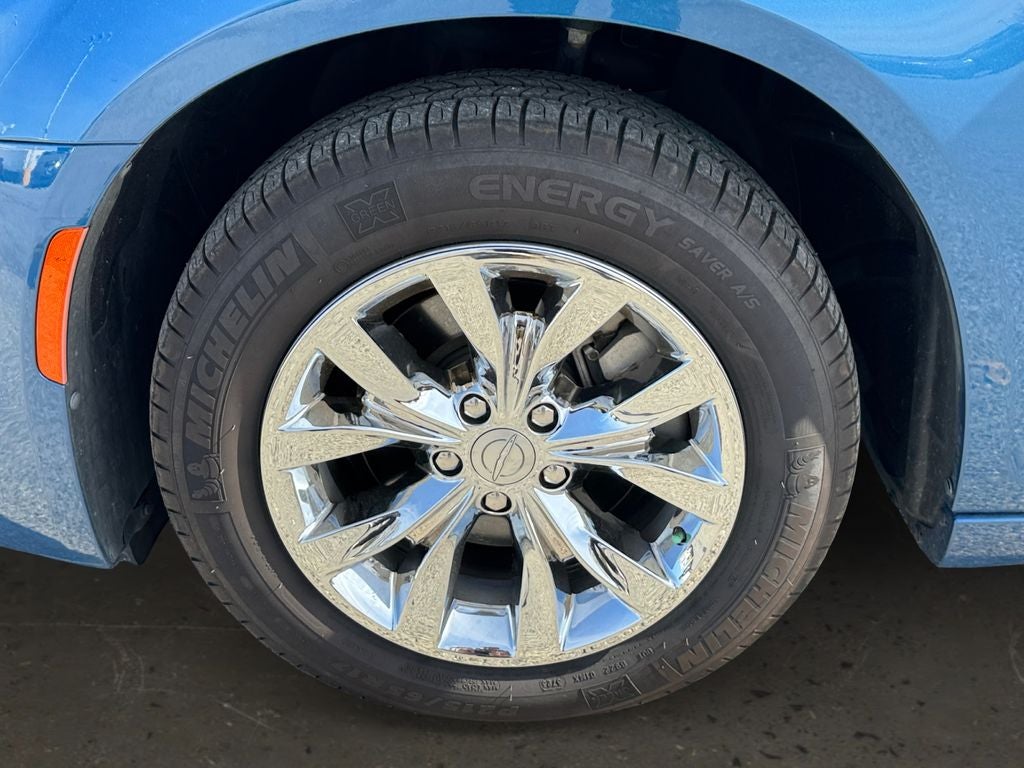 2023 Chrysler 300 Touring Safety Tec pkg