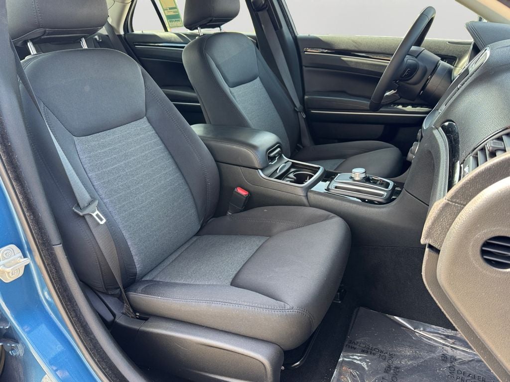 2023 Chrysler 300 Touring Safety Tec pkg