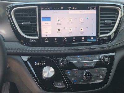 2025 Chrysler Pacifica Select