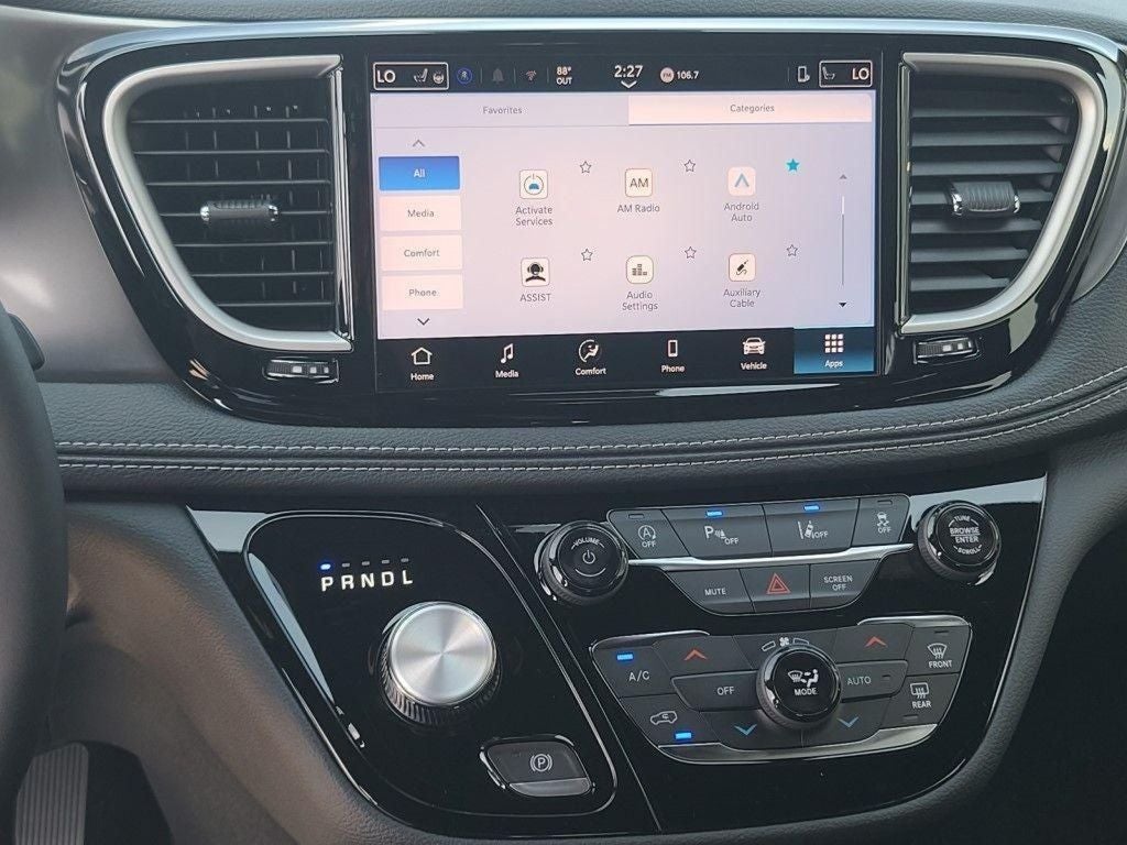 2025 Chrysler Pacifica Select