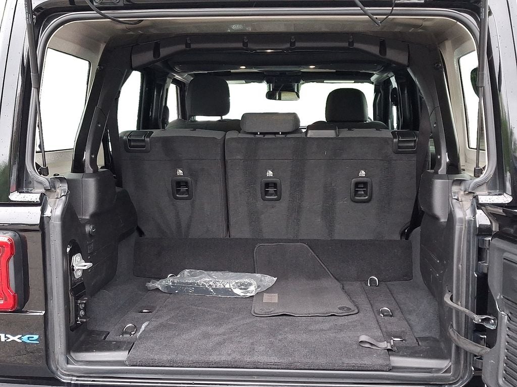 2024 Jeep Wrangler Sahara 4xe w/3-Piece Hard Top