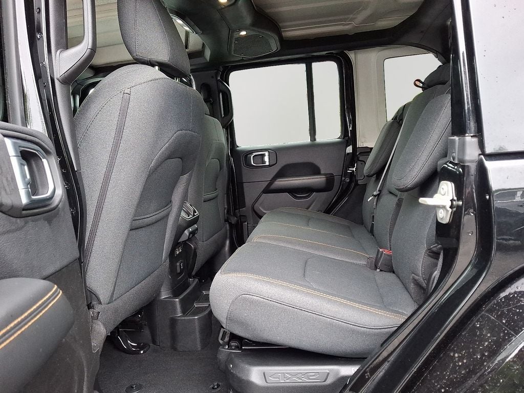 2024 Jeep Wrangler Sahara 4xe w/3-Piece Hard Top
