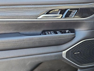 2023 Jeep Wagoneer Series III PREFERRED EQUIPMENT GROUP