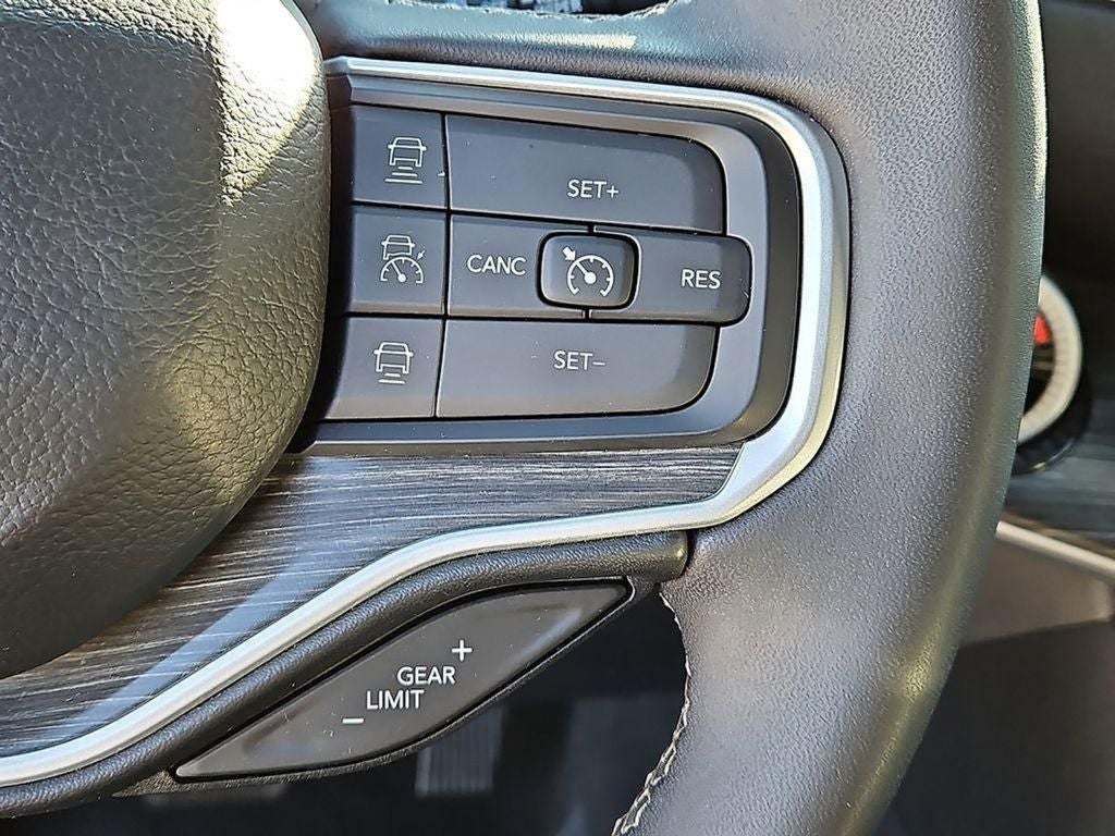 2023 Jeep Wagoneer Series III PREFERRED EQUIPMENT GROUP