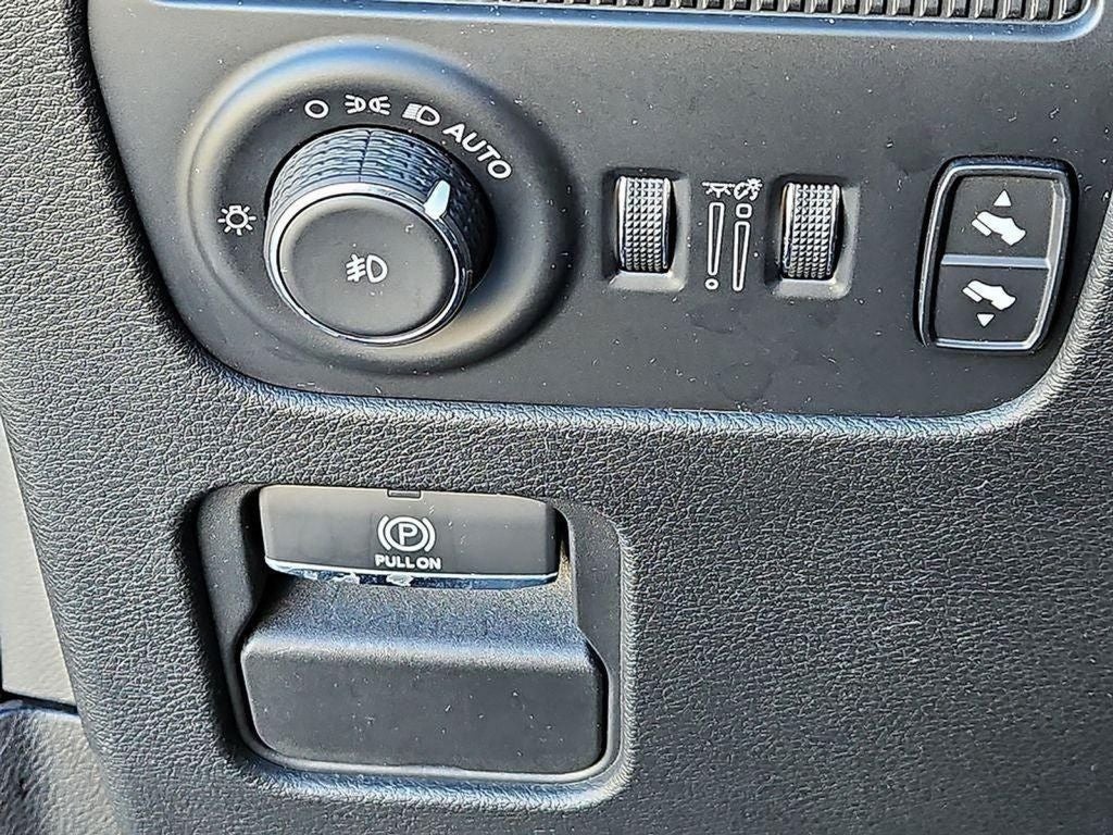 2023 Jeep Wagoneer Series III PREFERRED EQUIPMENT GROUP