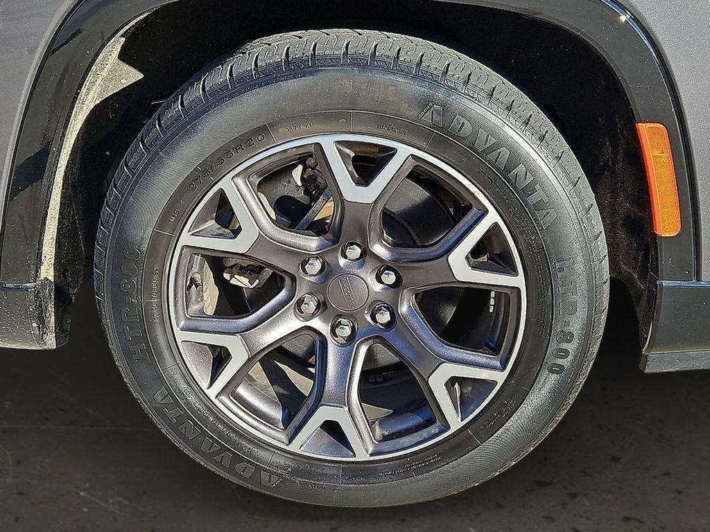 2023 Jeep Wagoneer Series III PREFERRED EQUIPMENT GROUP