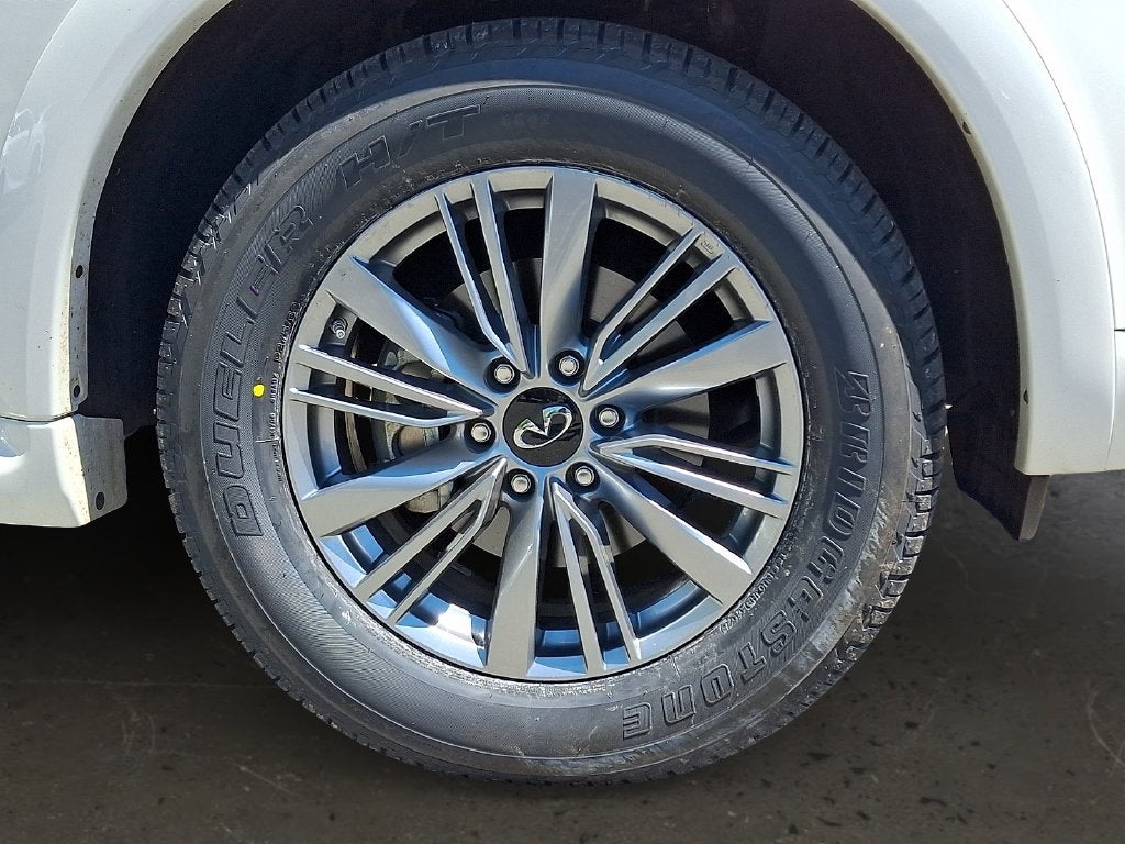 2022 INFINITI QX80 LUXE w/Navigation & BOSE system
