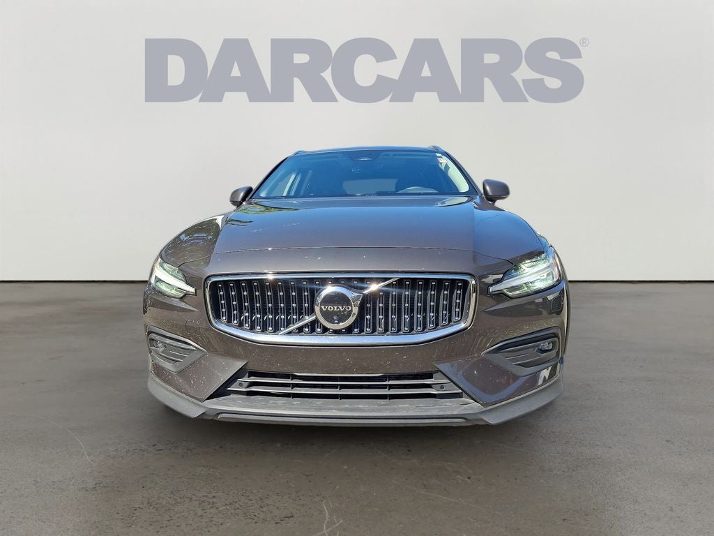 2025 Volvo V60 Cross Country B5 Plus COLLISION AVOIDANCE