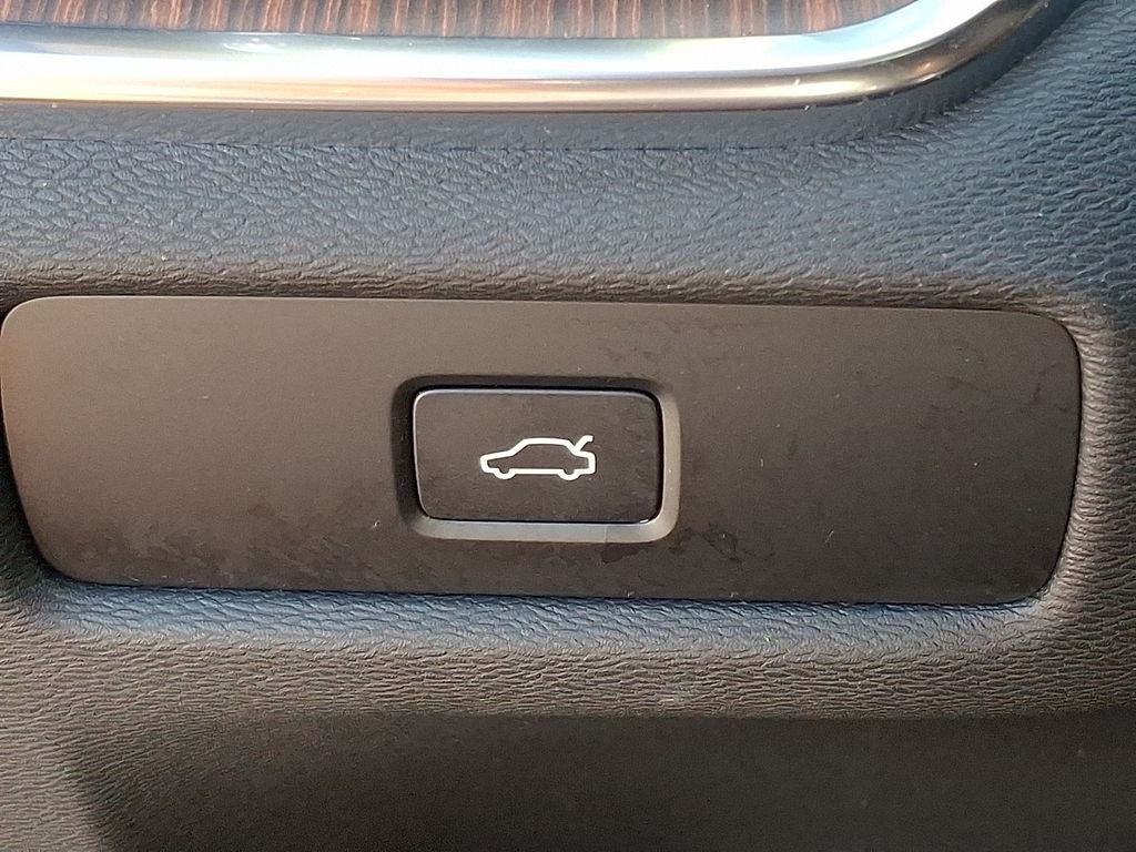 2025 Volvo V60 Cross Country B5 Plus COLLISION AVOIDANCE