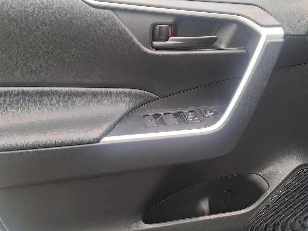 2023 Toyota RAV4 LE BASE