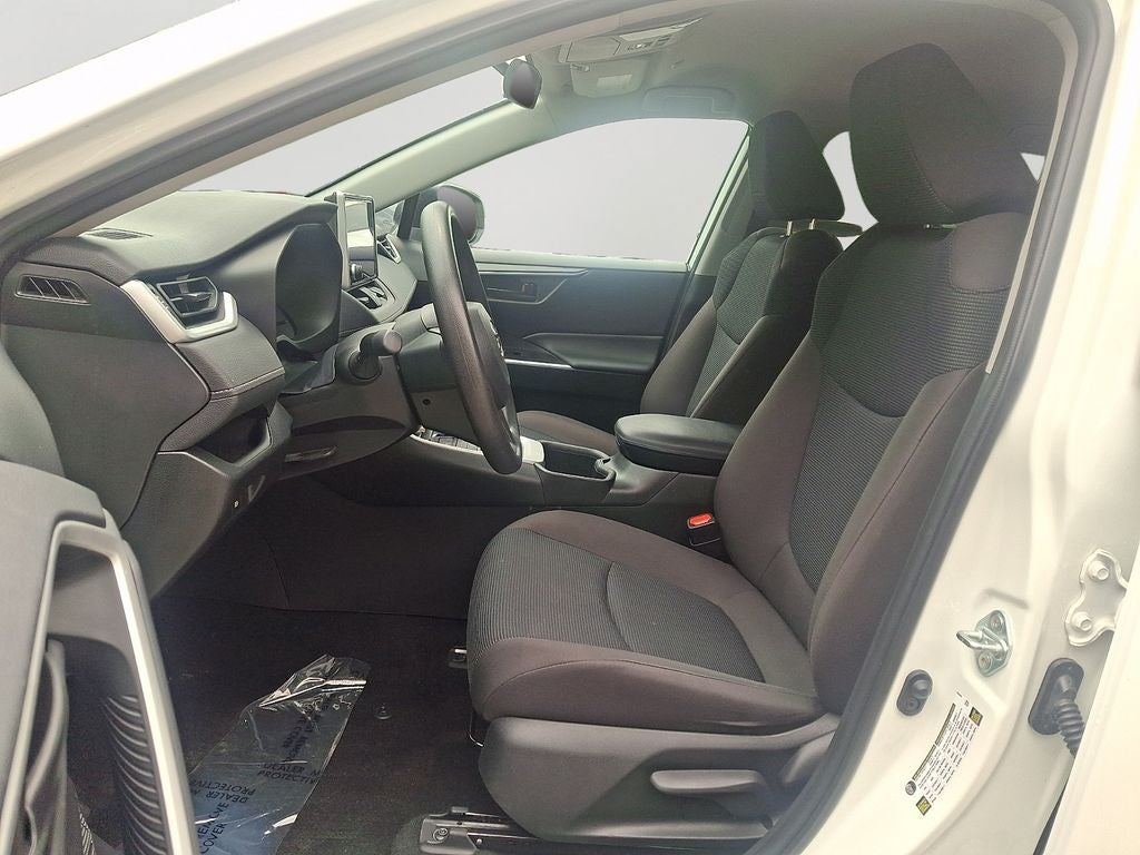 2023 Toyota RAV4 LE BASE