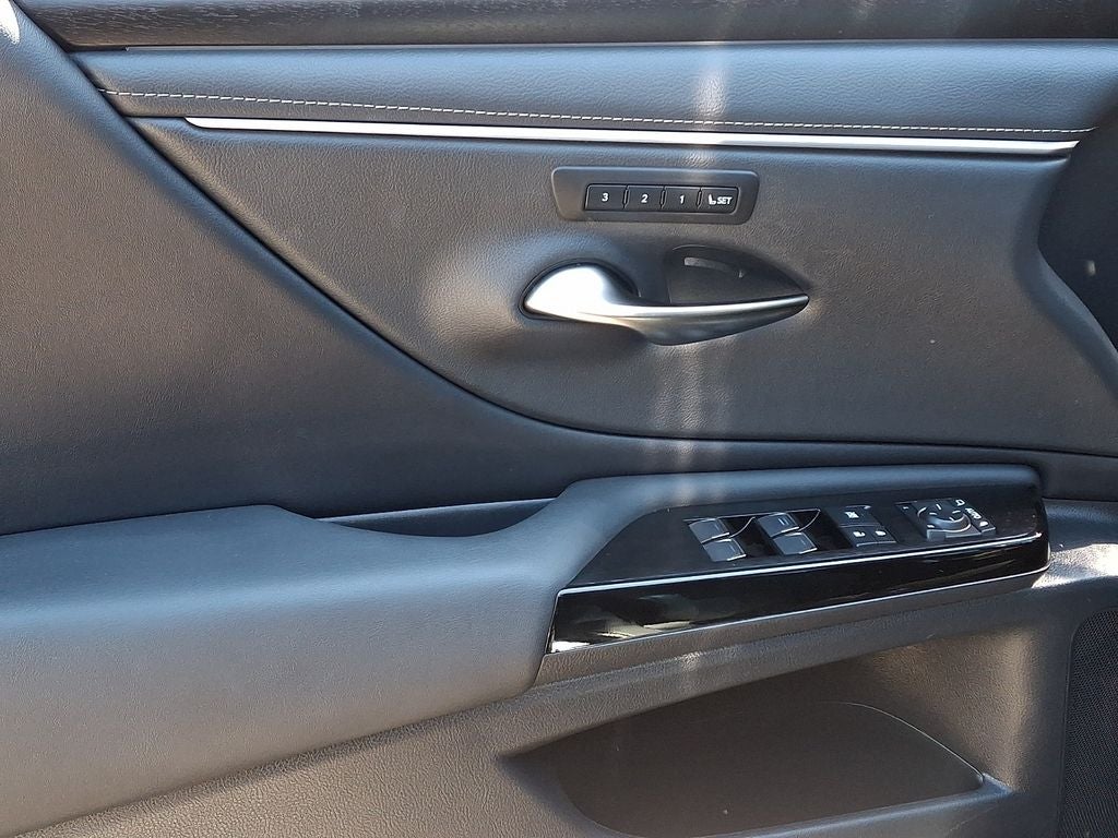 2023 Lexus ES 250 250