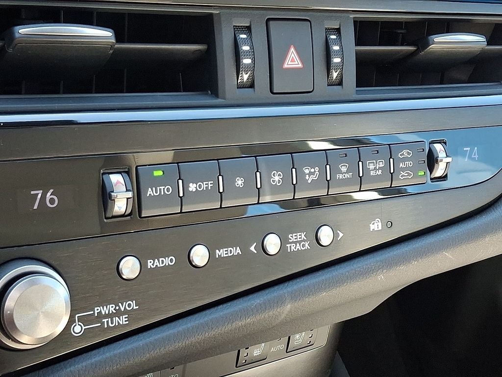 2023 Lexus ES 300h 300h