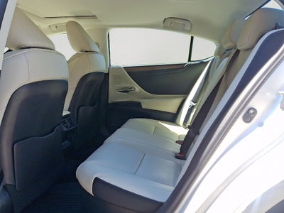 2023 Lexus ES 300h 300h