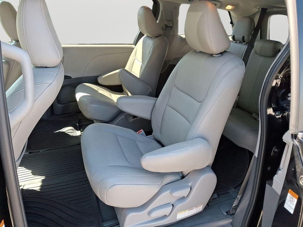 2020 Toyota Sienna L 7 Passenger