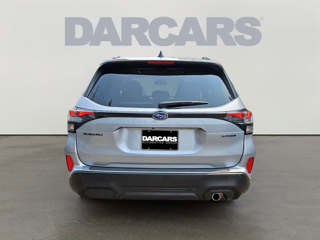 2025 Subaru Forester Touring BASE