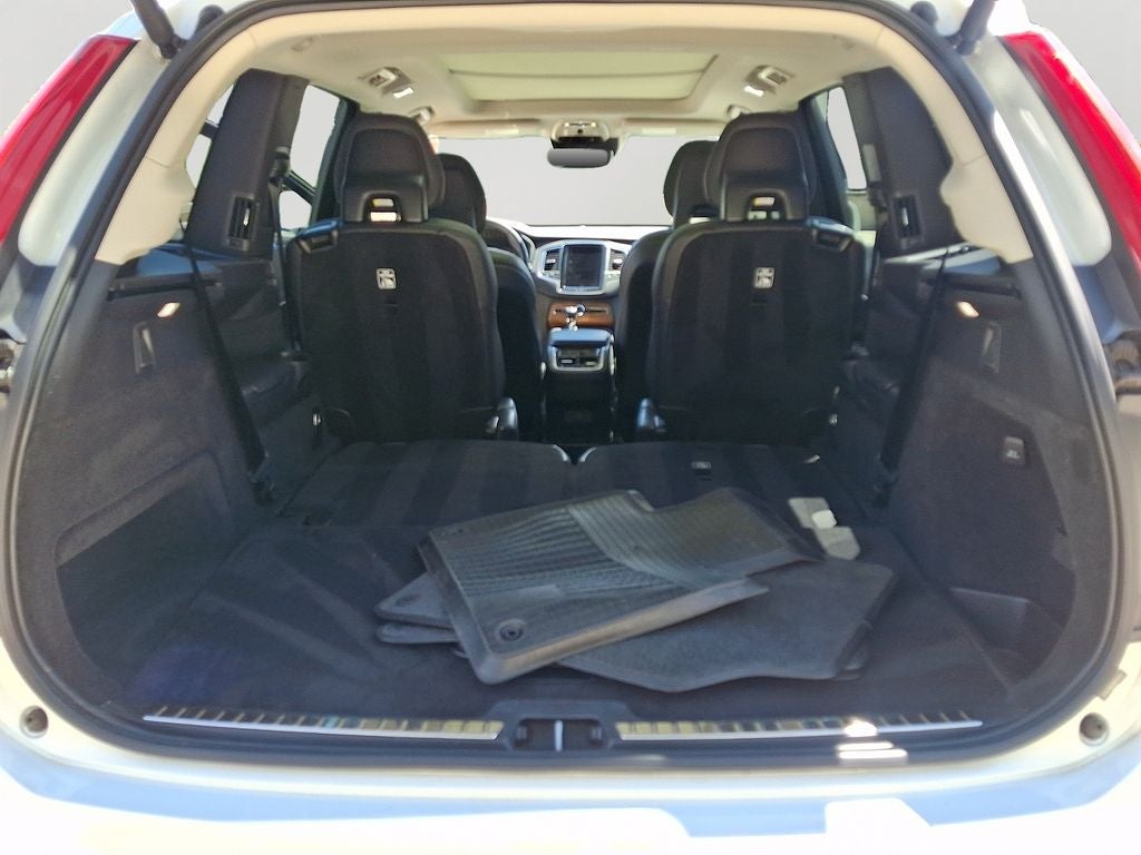 2021 Volvo XC90 T6 Momentum