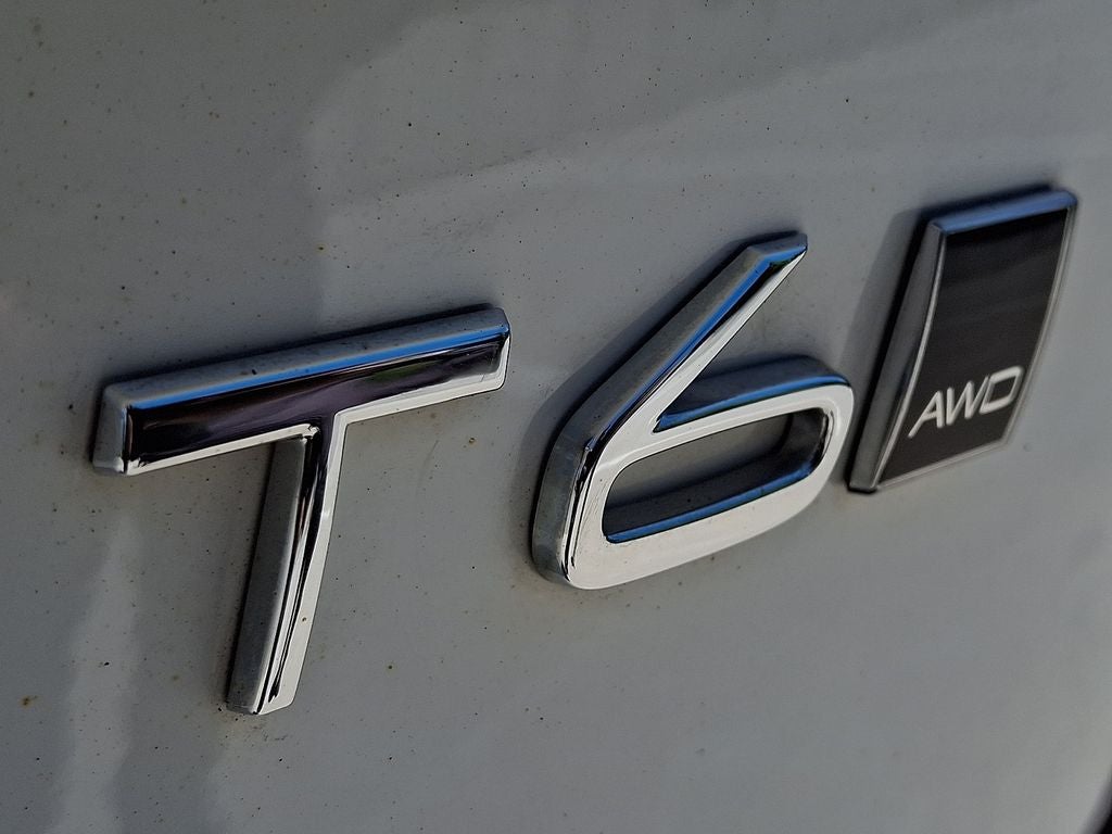 2021 Volvo XC90 T6 Momentum