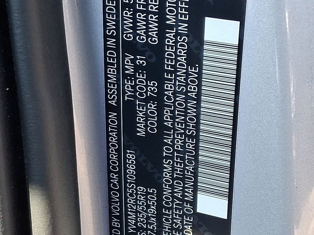 2025 Volvo XC60 B5 Plus