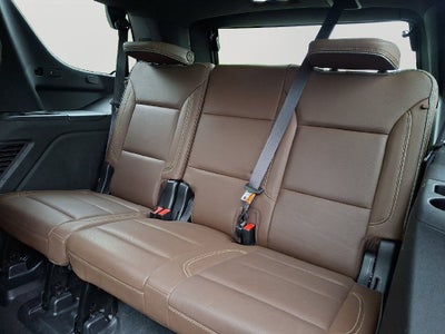 2022 Chevrolet Tahoe High Country w/ Country Deluxe Package
