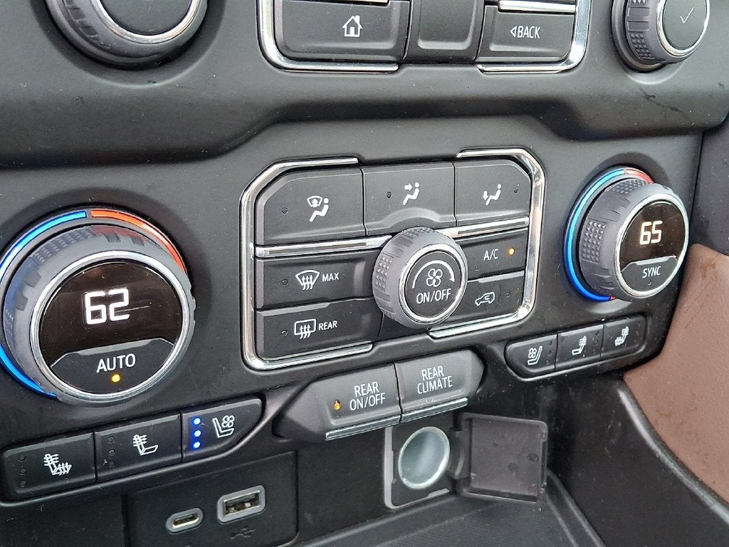 2022 Chevrolet Tahoe High Country w/ Country Deluxe Package
