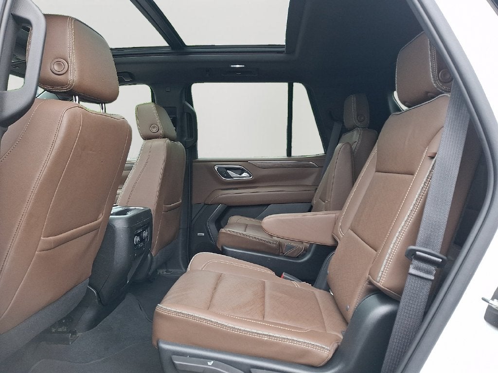 2022 Chevrolet Tahoe High Country w/ Country Deluxe Package