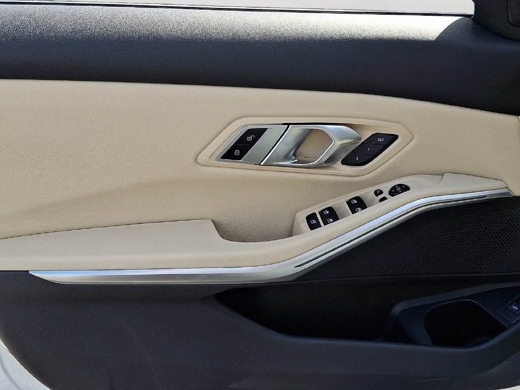 2022 BMW 3 Series 330i xDrive Premium & Driving Assistance Package