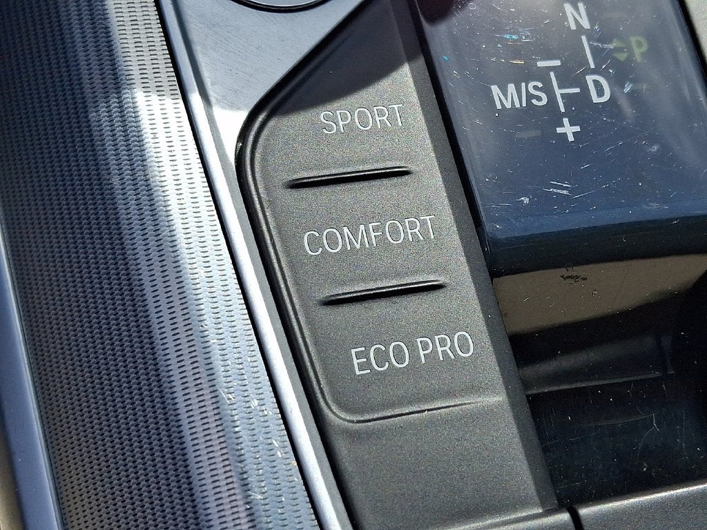 2022 BMW 3 Series 330i xDrive Premium & Driving Assistance Package