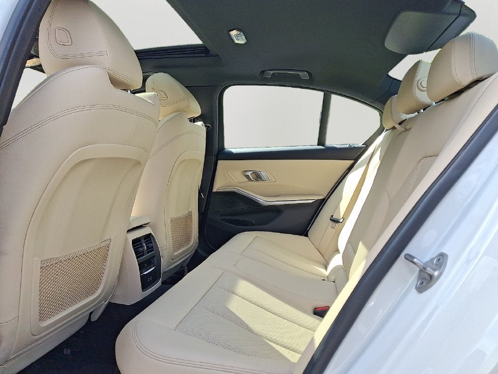 2022 BMW 3 Series 330i xDrive Premium & Driving Assistance Package