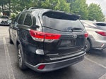 2017 Toyota Highlander XLE w/ Rear DVD Entertainment System