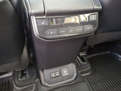 2024 Toyota Highlander Platinum w/ Tow Hitch