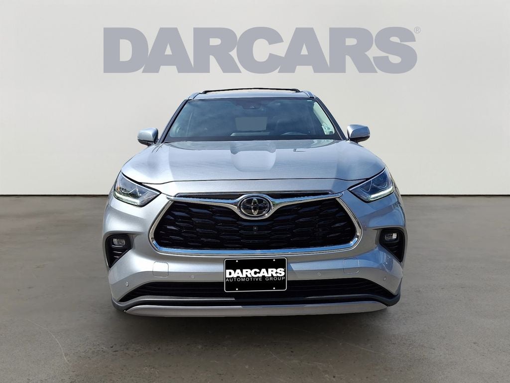 2024 Toyota Highlander Platinum w/ Tow Hitch