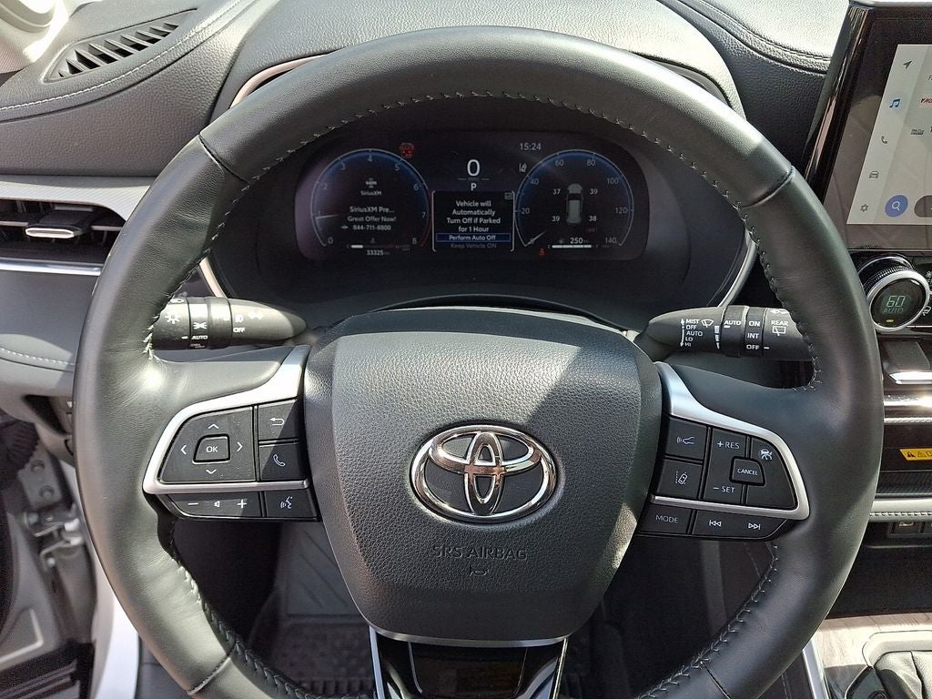 2024 Toyota Highlander Platinum w/ Tow Hitch
