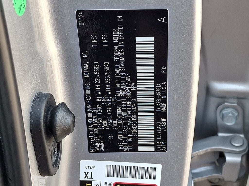 2024 Toyota Highlander Platinum w/ Tow Hitch