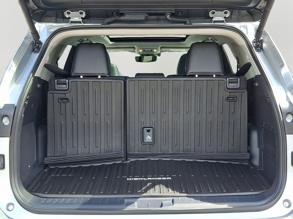 2024 Toyota Highlander Platinum w/ Tow Hitch