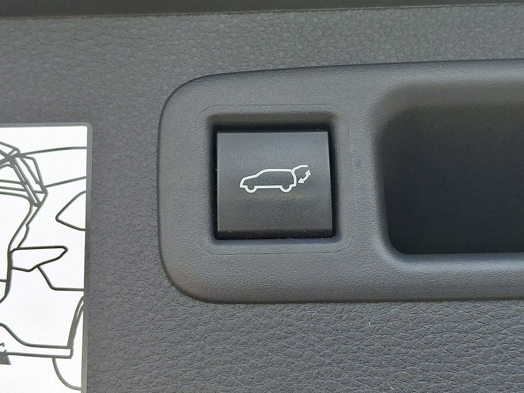 2024 Toyota Highlander Platinum w/ Tow Hitch