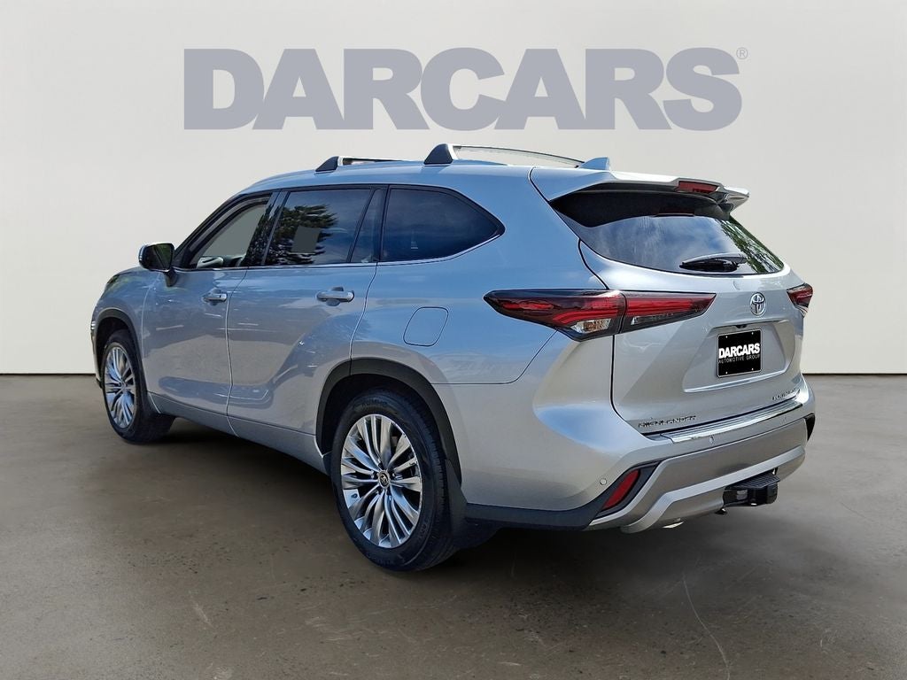 2024 Toyota Highlander Platinum w/ Tow Hitch