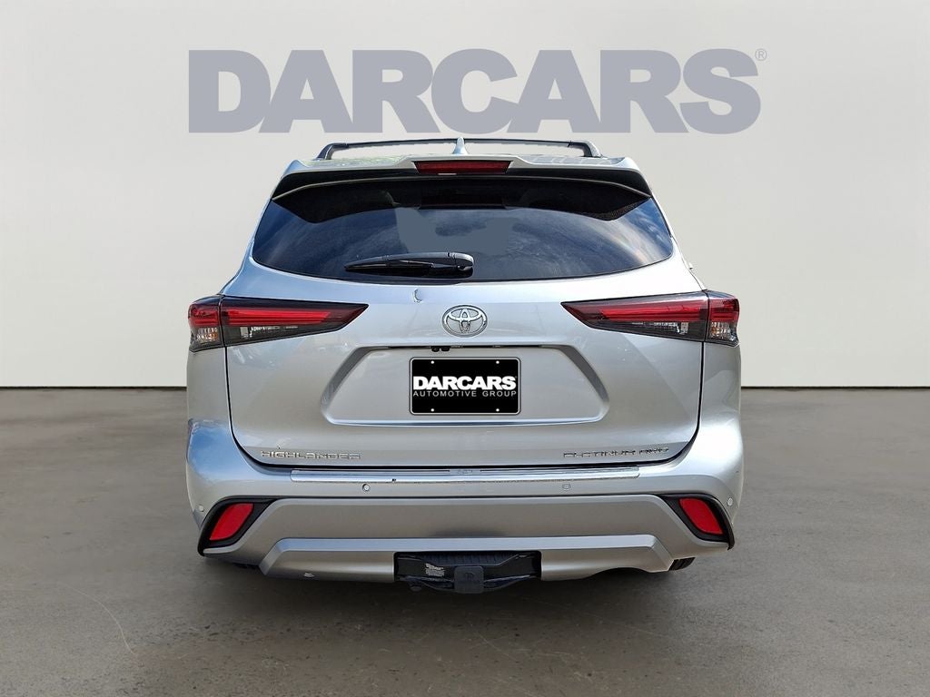 2024 Toyota Highlander Platinum w/ Tow Hitch