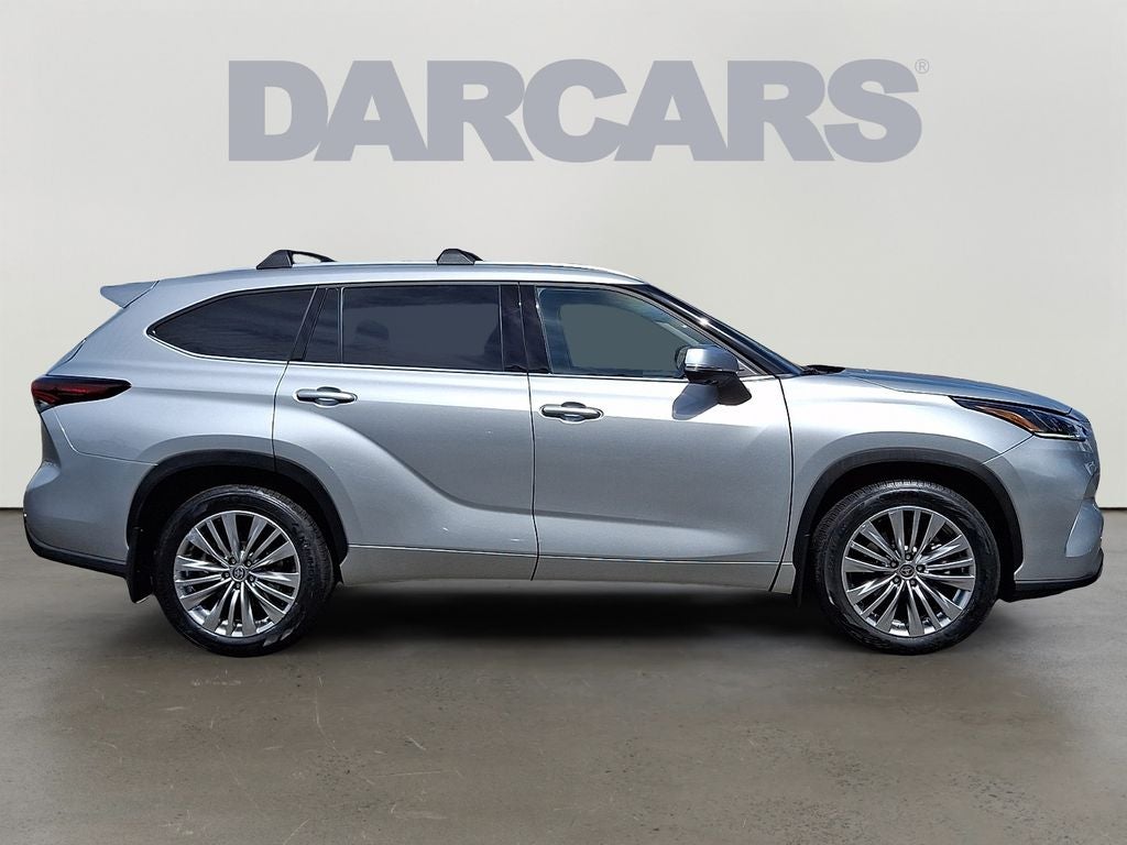 2024 Toyota Highlander Platinum w/ Tow Hitch