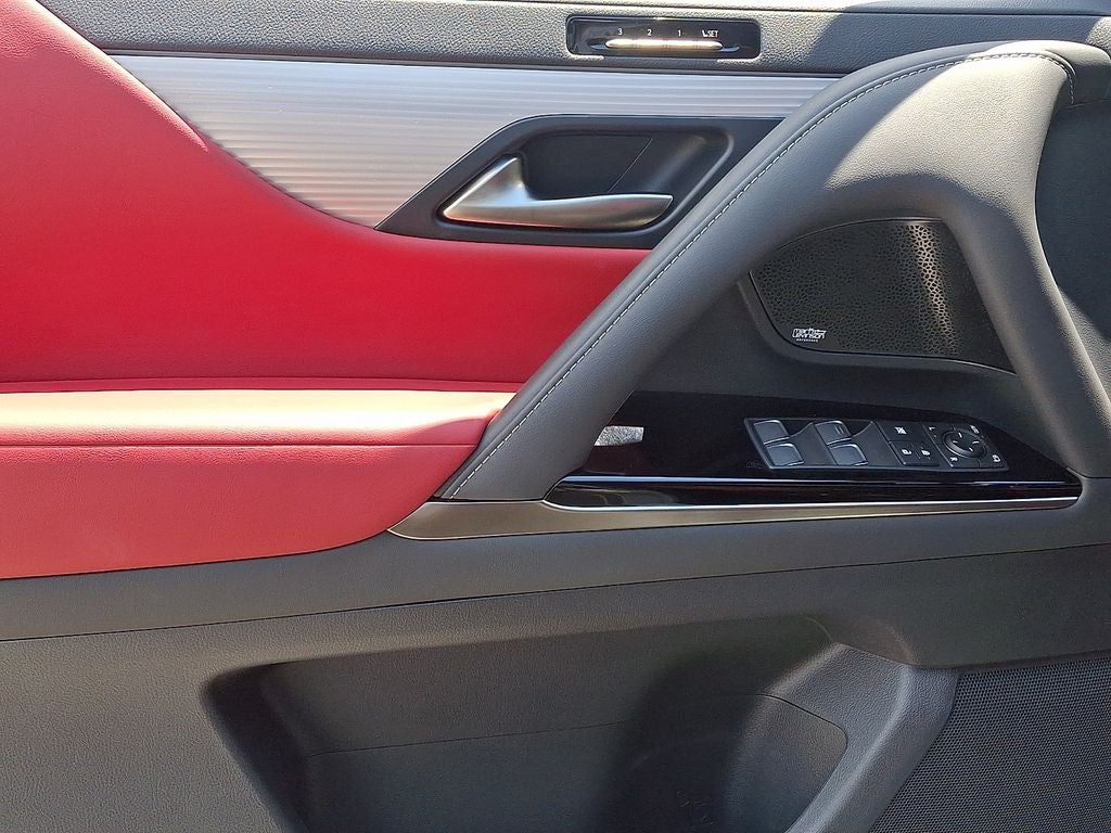 2024 Lexus LX 600 F SPORT 600 F SPORT w/ Mark Levinson 25-Speaker Surround Sound Audio S