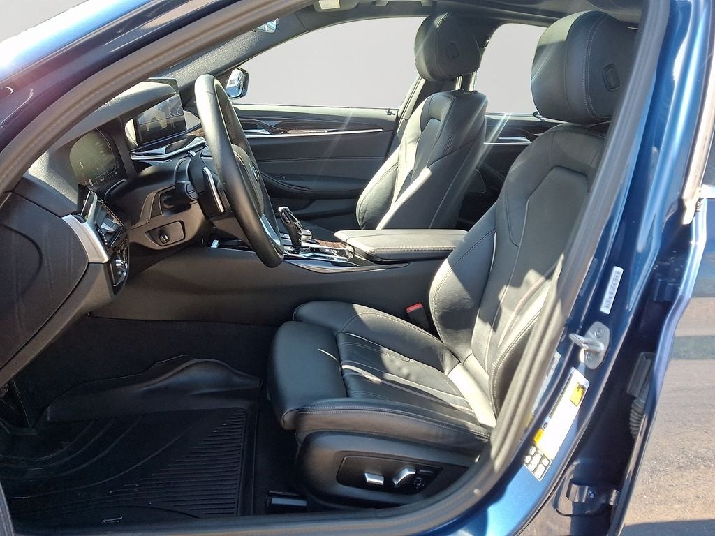 2023 BMW 5 Series 540i xDrive w/ Premium Package