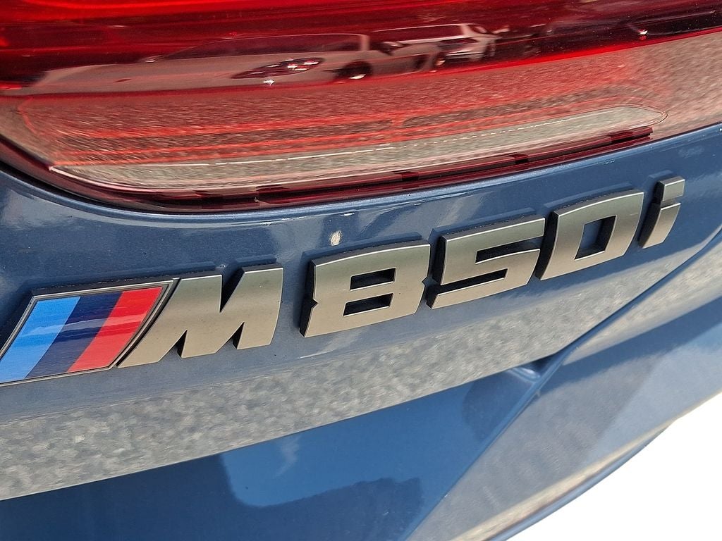 2019 BMW 8 Series M850i xDrive w/ M Carbon Roof & Driving Assistance Professional