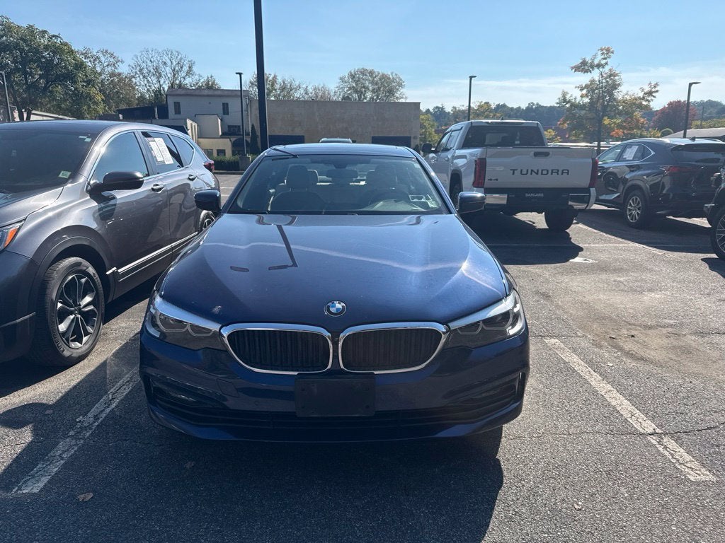 2018 BMW 5 Series 530e xDrive iPerformance w/ Premium Package